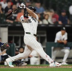 【MLB】「ムラカミが大不振から脱する」村上宗隆、復活の5号は右翼スタンドへの178キロ弾 9試合ぶり一打に“大谷マニア”も反応