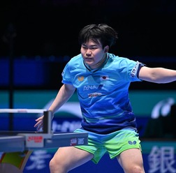 世界1位・王楚欽らと激闘の松島輝空が中国撃破のキーマン 張本智和と“Wエース”の18歳サウスポーに求められる進化【世界卓球2026】