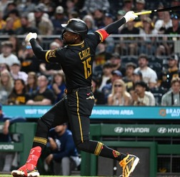 【MLB】とんでもない超確率、メジャー屈指の“怪力男”クルーズの188キロ弾が「右翼ポールの頂点に着弾」　実況席も驚愕の一発