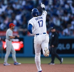 【MLB】「ちょっとバットの先だった」大谷翔平、2戦連発10号アーチ含む猛打賞でドジャース6連勝 自身の打撃に「あとは打球角度」