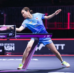 カットマン・佐藤瞳が中国の世界2位から大金星 優勝候補・王曼昱をストレート撃破で3回戦進出 WC出場で存在感【USスマッシュ】