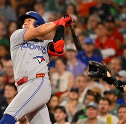 【MLB】岡本和真、三塁で見せた堅守に現地実況も賛辞「素晴らしい打球処理」 地元メディアが1年目の奮闘評価「常に長打力を発揮」