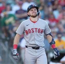 【MLB】「現実とは思えない」今季開花の25歳内野手、レッドソックスにトレード直後……わずか2打席で手首骨折 “村上宗隆の元同僚”を襲った悲劇