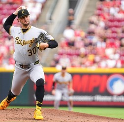 【MLB】「彼は明らかに怪我をしている」CY賞右腕スキーンズ、球速低下でまたも炎上……防御率3.90まで悪化し米メディア驚き「信じられない」