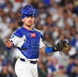 【MLB】ラッシングは重傷だった……「右肘靱帯の部分断裂」で今季捕手復帰は絶望的か　スミスも目途立たず、ドジャース最大の試練