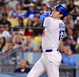【MLB】「初球打率.333」逆転27号決勝2ランの大谷翔平、値千金の“好球必打”を米記者称賛「スタジアムを揺るがす、圧巻の一発だった」