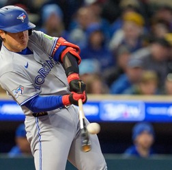 【MLB】「僕もう30歳なんで」岡本和真、球団記録を更新も“新人扱い”に違和感? 指揮官は歴史的な一発を称賛「本当にすごいこと」