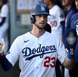 【MLB】苦戦が続くタッカーを後押し、満員のドジャースファンが異例のスタンディングオベーション「特別なエールを贈った」