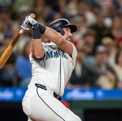 【MLB】不振の“60発捕手”ローリー、キャリア初の1試合3本塁打でついに復活か 好調フィリーズの10連勝阻止