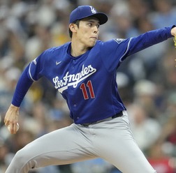 【MLB】「右手中指にマメ」佐々木朗希にアクシデント、4回途中4失点で途中降板　エンリケスが急きょ登板も……テオスカーの拙守で逆転打に