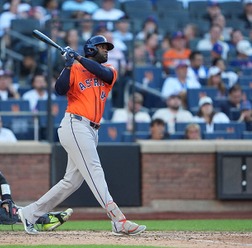 【MLB】「依然として最有力」14年ぶりの三冠王誕生の可能性 アルバレスが驚異の“9部門首位”、公式は偉業を阻むライバルたちに言及