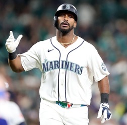 【MLB】「どこに打ったんだ」マリナーズの怪物新人モンテス、驚愕の“今季メジャー最長タイ”145メートル弾　本拠地センター2階席へ着弾