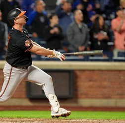 【MLB】アロンゾが古巣メッツ戦でメジャー通算300号達成「もっとも信じられないバットトス」 千賀滉大の決め球フォークを完全攻略