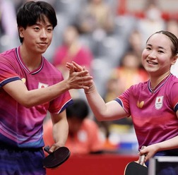 篠塚大登・伊藤美誠がスピード決着で3回戦へ 松島輝空・張本美和は北朝鮮ペアとの“激戦”に粘り勝ち【アジア大会2026卓球混合ダブルス】