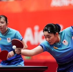 張本美和、早田ひなの“みわひな”ペアが圧勝で中国ペアとの頂上決戦へ 60年ぶり金メダル懸けて王曼昱・蒯曼組と激突【アジア大会2026卓球】