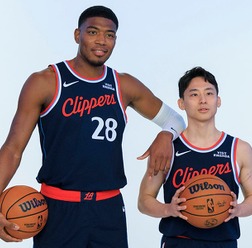 【NBA】「プレシーズンで実力を証明する」2WAY契約を目指す河村勇輝、キャンプ地ハワイへ到着　八村塁から授かった“金言”も明かす