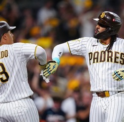 【MLB】パドレスが地区S進出王手、タティスJr.とマチャドがアーチ競演　松井裕樹も好救援、カブスは早くも崖っぷち