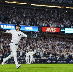 【MLB】ベリンジャーがダメ押し3ラン含む4打点、ヤンキース先発全員安打で宿敵レッドソックスを粉砕 連勝で地区シリーズ進出決定