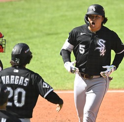 【MLB】村上宗隆、特大のPS1号に地元メディアが賛辞「試合を変えるパワー」　同僚捕手も認める人間力「スーパースターでありながら……」