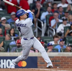 【MLB】ドジャースがCY賞左腕セールを攻略、キケとフリーマンの本塁打で先制 山本由伸の好投を強力援護