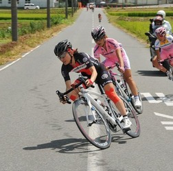 　国際興業グループが女性サイクリスト限定の「サイクリングバスツアー富士四湖女子会」を11月9日に行うことになり、その参加者募集が始まった。近年、自転車を始めたばかりの女性サイクリング愛好家や、同サイクリングバスツアーの女性参加者が増加していることから初
