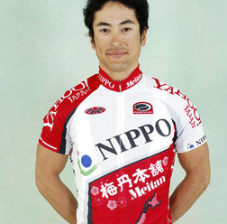 　6月10日に秋田県大潟村で開催された全日本選手権個人タイムトライアルで岡崎和也（35＝NIPPO・梅丹）がエリート男子で4年ぶり3回目の優勝を果たした。