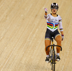 UCI2014-15トラックワールドカップ第2戦イギリス・ロンドン大会、女子スプリントは現スプリント世界女王のクリスティーナ・フォーゲル（ドイツ）が優勝