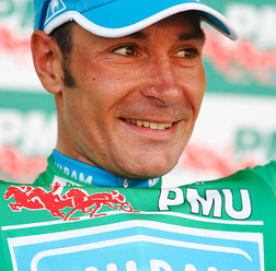 　ツール・ド・フランスは7月12日、シャブリ～オトン間182.5kmで第5ステージを行い、エリック・ツァベル（37＝ドイツ、ミルラム）が5年ぶり（1819日ぶり）にポイント賞のトップに立ち、緑色のリーダージャージ、マイヨベールを着用した。