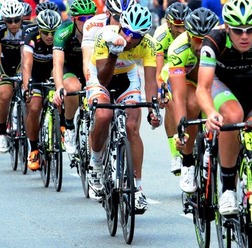 全10ステージで行われるアジア最大級の自転車ロードレース、マレーシアのツール・ド・ランカウイは3月4日に第6ステージが行われ、オランダのケニーロバート・ファンヒュンメル（アンドローニ・ベネゼーラ）がゴールスプリントを制し区間優勝。総合成績ではイランのミル