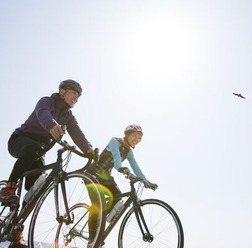 元五輪代表の田代恭崇がサイクリングの魅力を発信するリンケージサイクリングを設立し、クラブハウスを片瀬江ノ島に4月13日（日）にオープンする。レンタル自転車はもとより、体験サイクリングやパーソナルコーチングも。