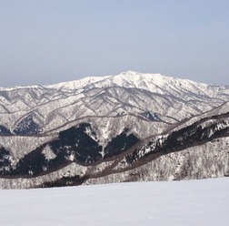 オンラインウェブマガジンSNOWSTEEZが「全国スキー場春スノー情報」を配信開始