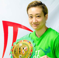 リングネーム「Little Tiger」として活躍するムエタイ世界チャンピオン6冠の宮内彩香選手