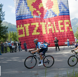2015年ツール・ド・スイス第5ステージ、ステファン・デニフル（IAMサイクリング）が山岳賞