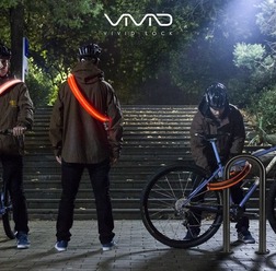 暗闇での視認性を高める、光るウェアラブルロック「VIvid Bike Lock」登場　メルボルン発