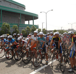 　5月25日に開催されるツアー・オブ・ジャパン東京ステージに合わせ、市民ロードレーサーを対象とした「TOJ市民ロードレース大会」が日刊スポーツの主催で開催される。