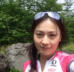 女優・北川えりさんの自転車コラム「タイヤがあればどこまでも」の第5回を公開しました！だんだん走れるようになってきた北川さんが、国内最長クラスのロングライドイベントにチャレンジします。