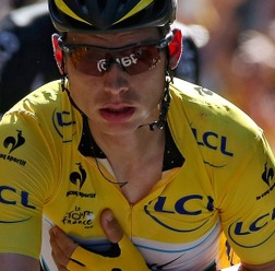 2015年ツール・ド・フランス第6ステージ、マイヨジョーヌのトニー・マルティンが落車（2015年7月9日）