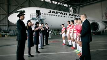 ラグビー日本代表が羽田空港格納庫を駆け巡る…J SPORTS×JALがプロモーション動画制作