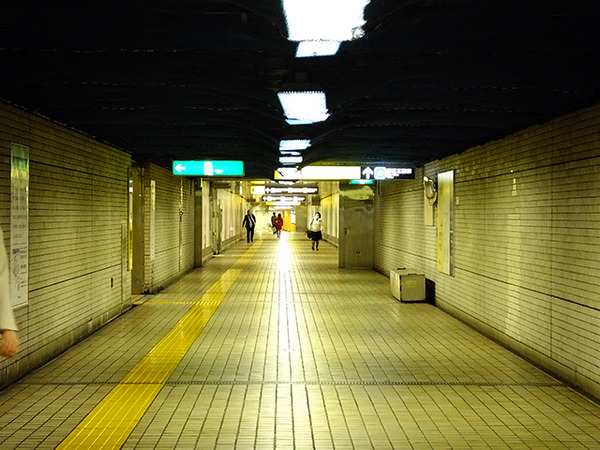 丸の内エリアの地下道