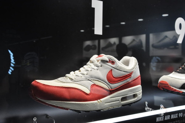 ナイキ、エア マックス 95の希少種、1996年ブラックレザー「AIR TOTAL MAX」など圧巻の展示