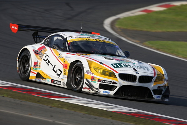 決勝4位の#51 BMW Z4。