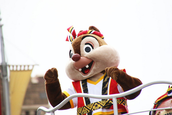 「おんどこどん！」／東京ディズニーランドの「ディズニー夏祭り」