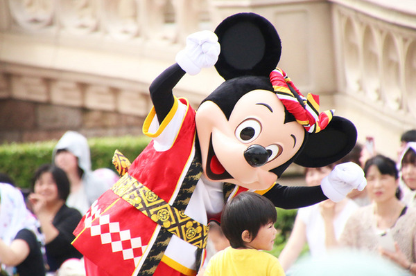 「おんどこどん！」／東京ディズニーランドの「ディズニー夏祭り」