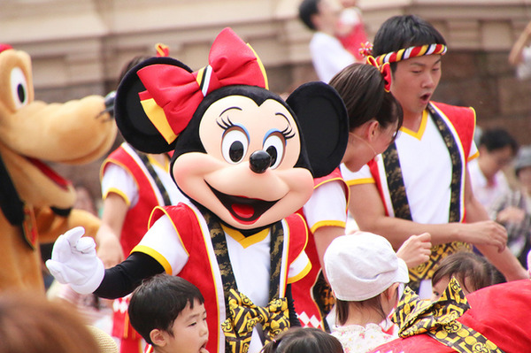 「おんどこどん！」／東京ディズニーランドの「ディズニー夏祭り」