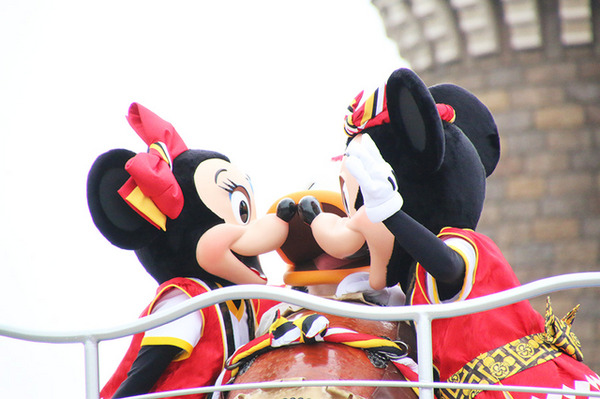 「おんどこどん！」／東京ディズニーランドの「ディズニー夏祭り」