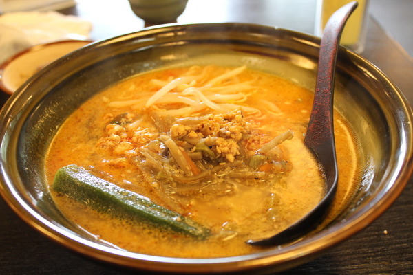 山でラーメンを食す。