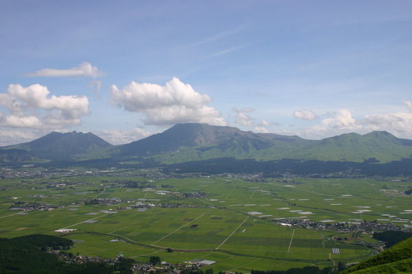 阿蘇五岳を一望できる大観峰（写真提供）阿蘇温泉観光旅館協同組合