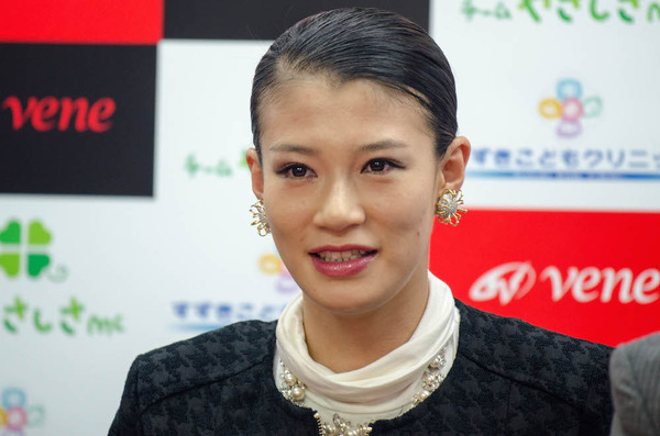 モデルボクサー・高野人母見が「WBO女子世界スーパーフライ級タイトルマッチ」に挑戦。協栄ボクシングジムで記者会見（2015年9月7日）