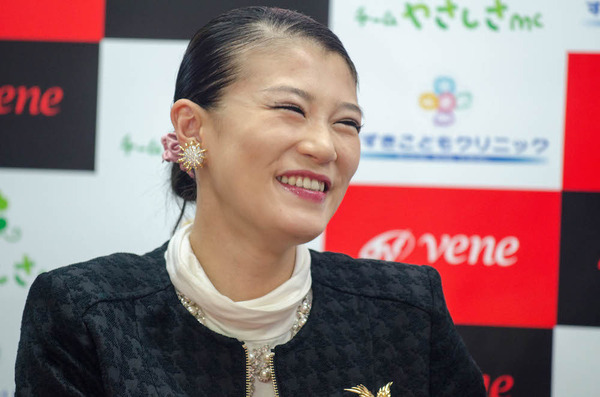 モデルボクサー・高野人母見が「WBO女子世界スーパーフライ級タイトルマッチ」に挑戦。協栄ボクシングジムで記者会見（2015年9月7日）