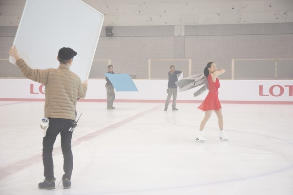 浅田真央＆羽生結弦、2人の自分を演じる…ガーナミルクチョコレート新CM